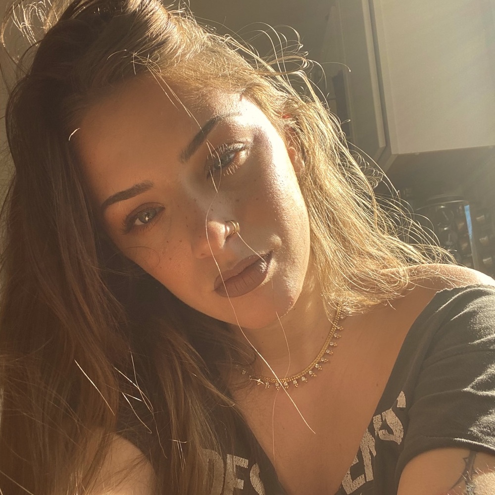 Meet your Posher, Avery